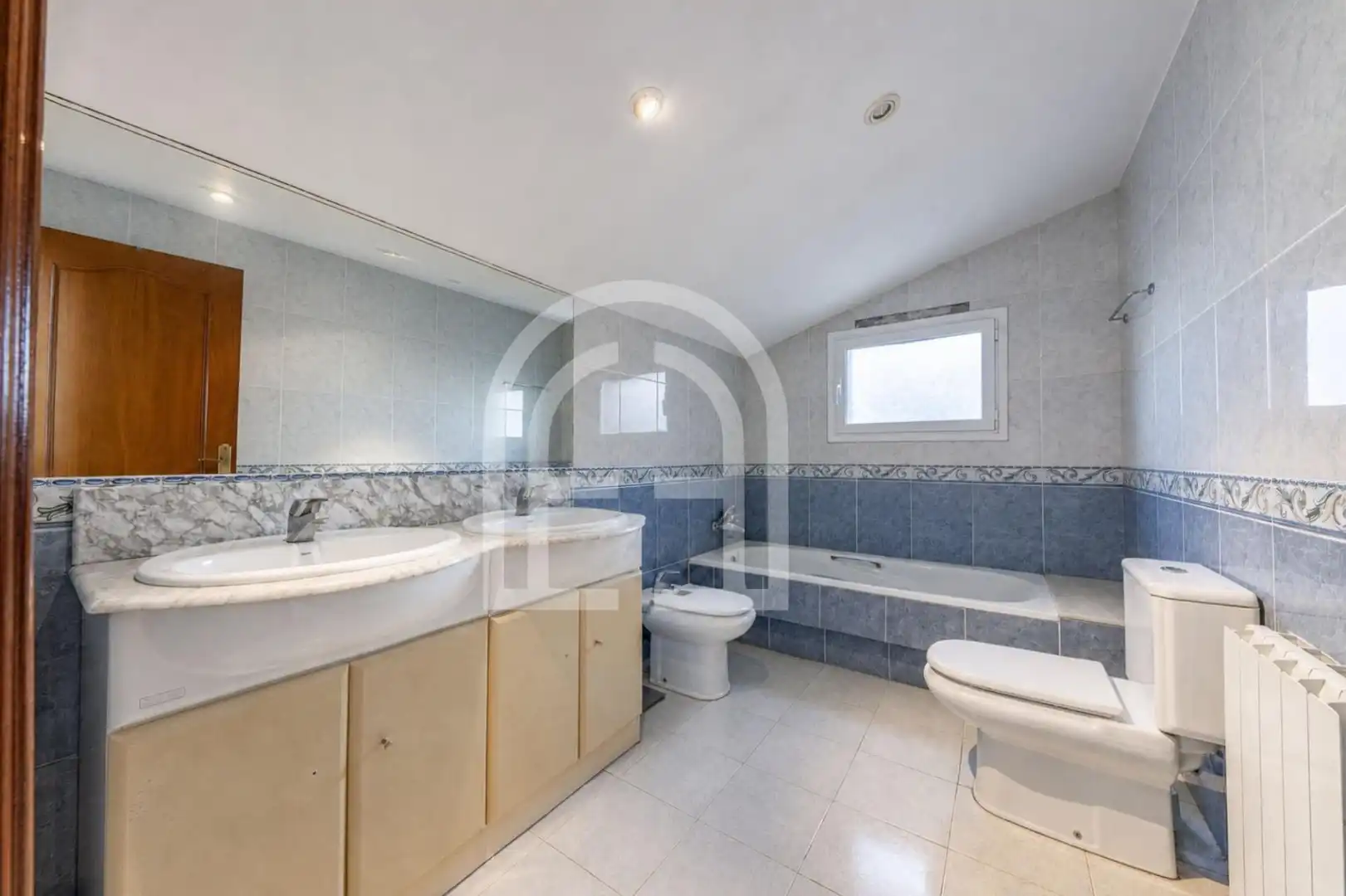 Baño de Casa o chalet en venta en Sant Fost de Campsentelles con Calefacción, Jardín privado y Terraza