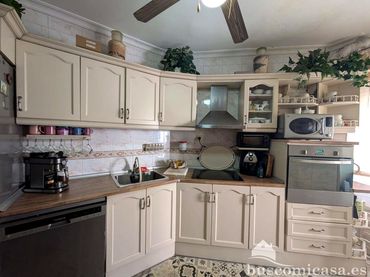 Piso con balcón en venta en Calle Bailén