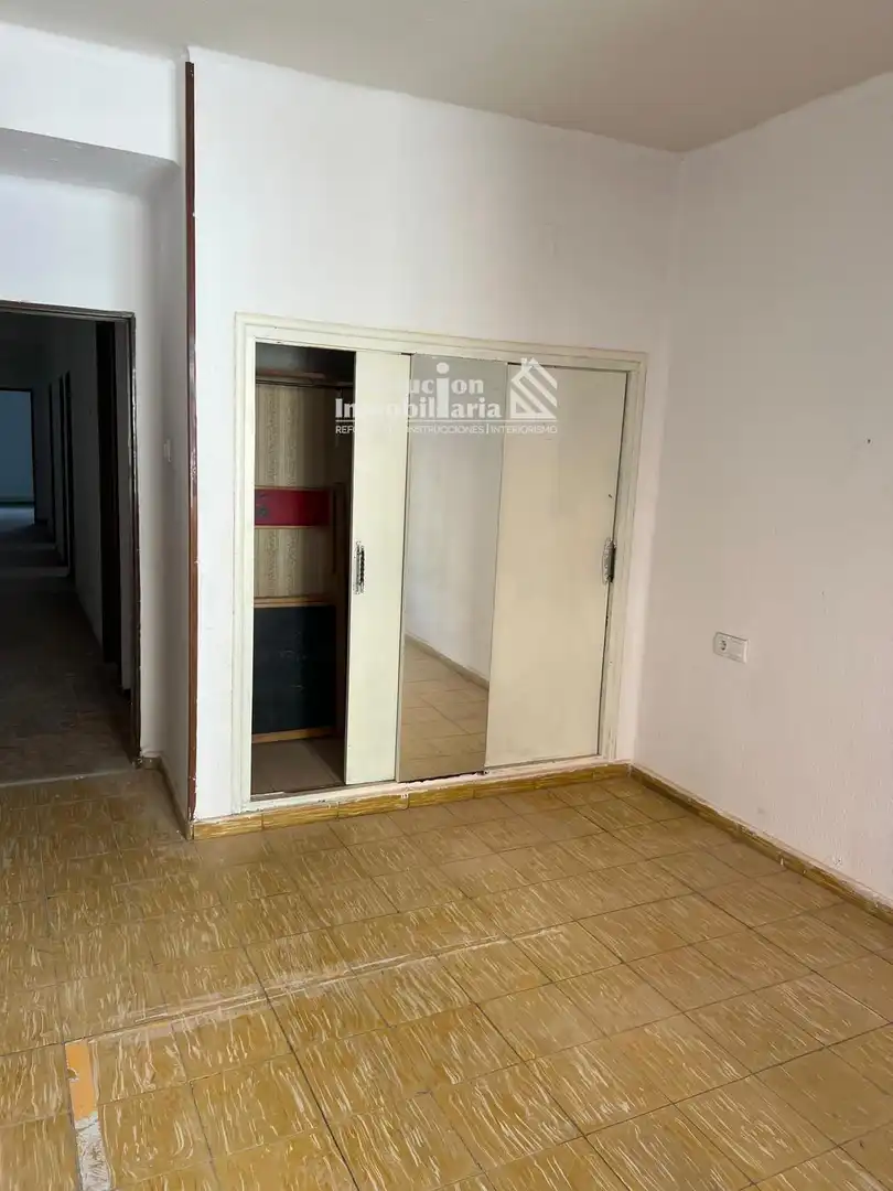 Dormitori de Pis de lloguer en Salamanca amb Calefacció, Terrassa i Balcó