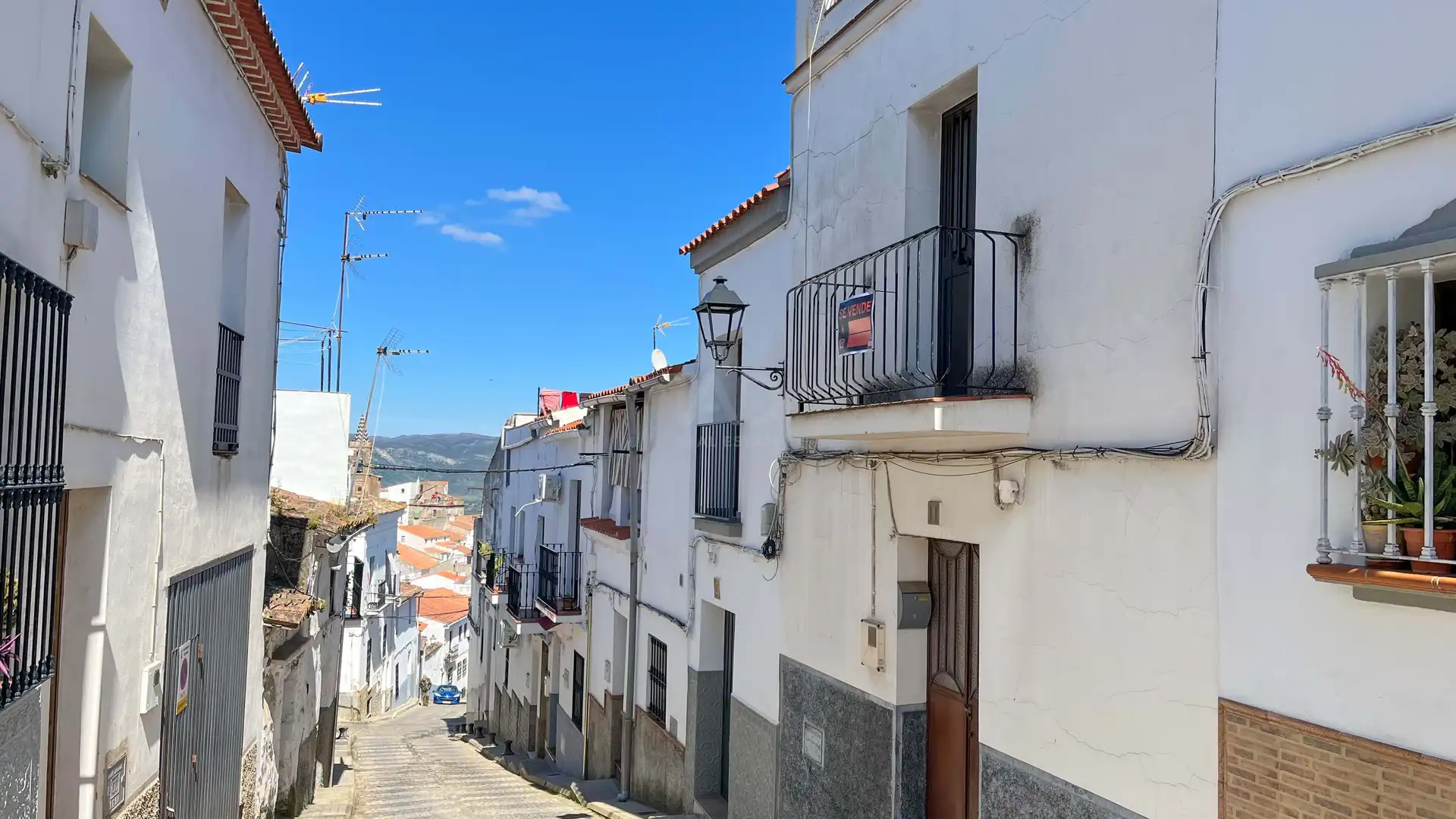 Exterior view of Building for sale in Aroche