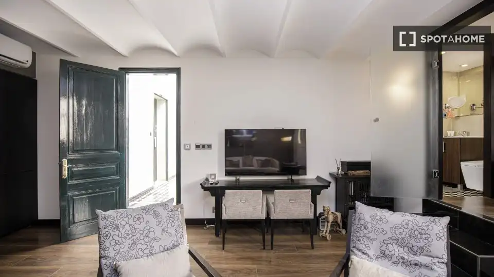 Flat with terrace to rent in Ciutat Vella, imagen 9