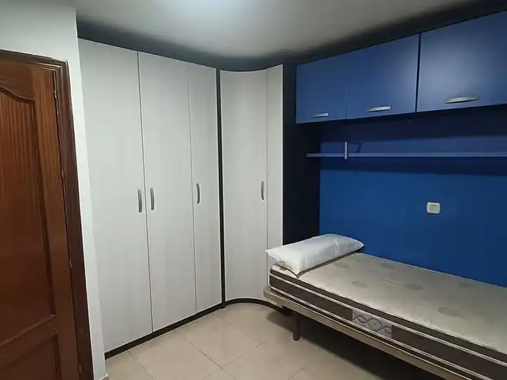 Bedroom of Flat for share in Norte-Sierra