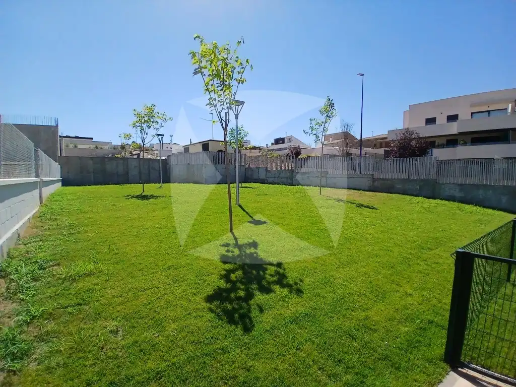 Wohnung zur Miete in Badajoz mit Klimaanlage, Privatgarten und Terrasse