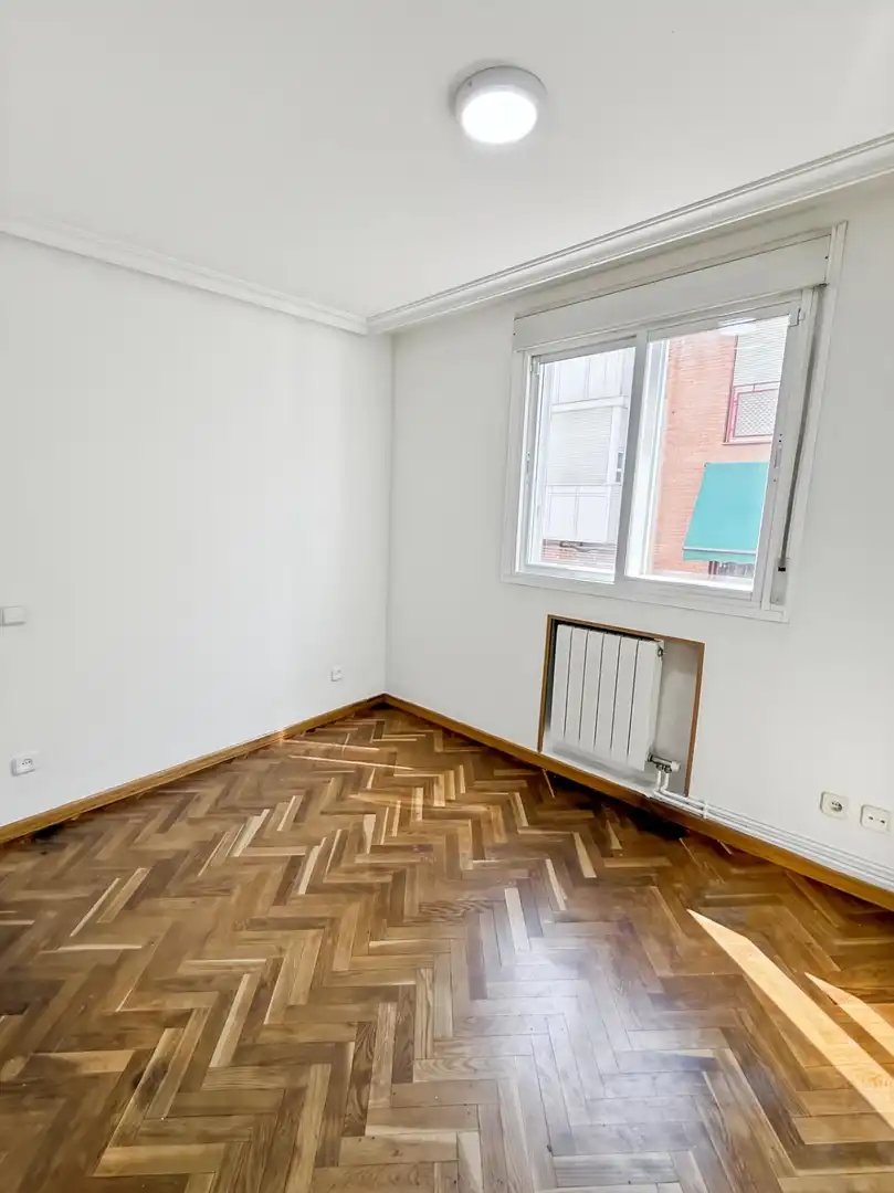 Wohnung zur Miete in Calle de Pinos Baja, Valdeacederas