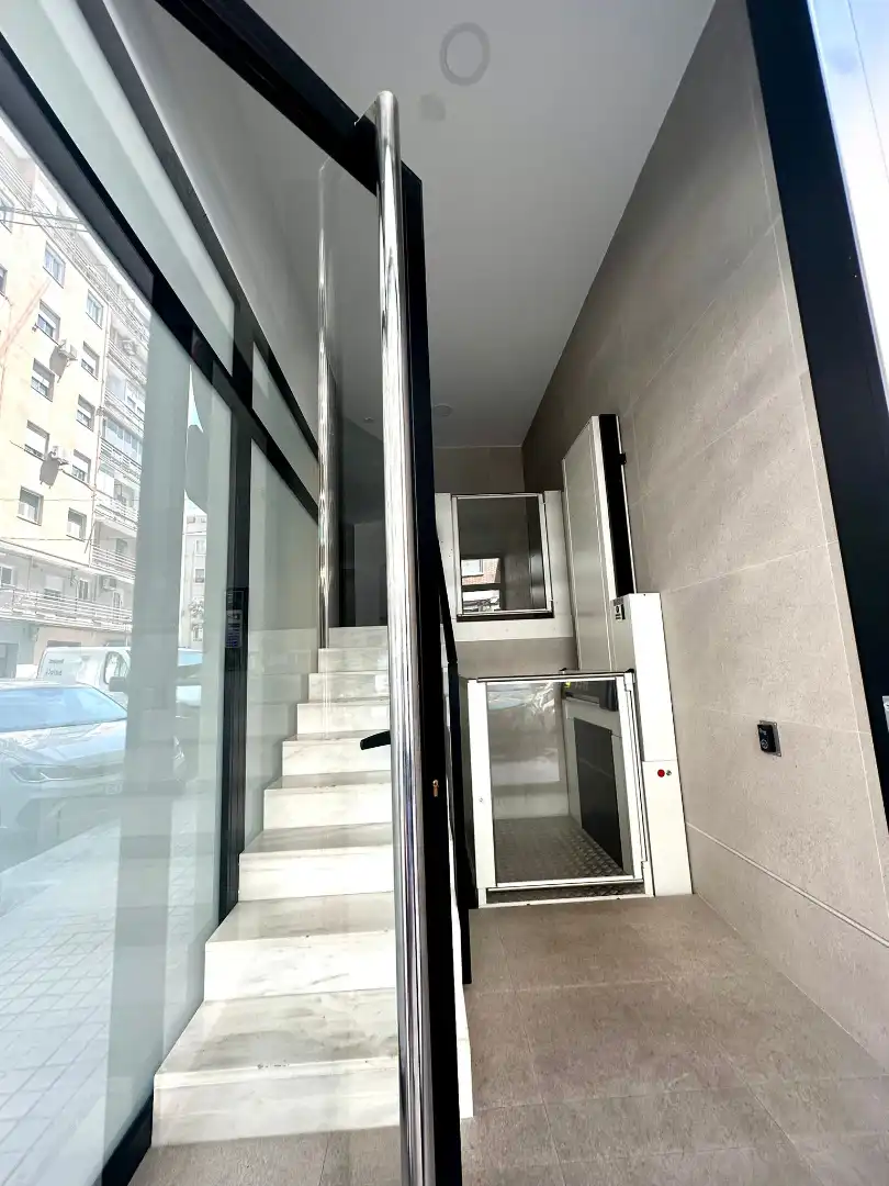 Flat with terrace for sale in Carrer de Godofred Ros, imagen 9