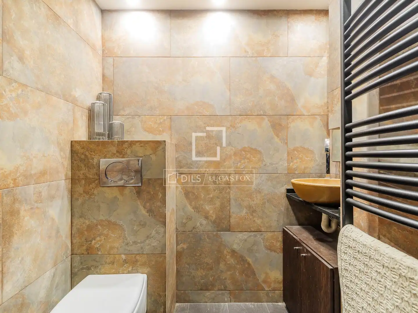 Badezimmer von Wohnung zum Verkauf in Barcelona mit Klimaanlage, Terrasse und Abstellraum