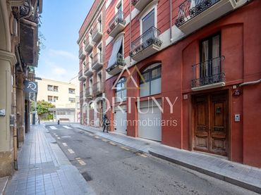 Pis amb ascensor en venda a de Santa Anna 29