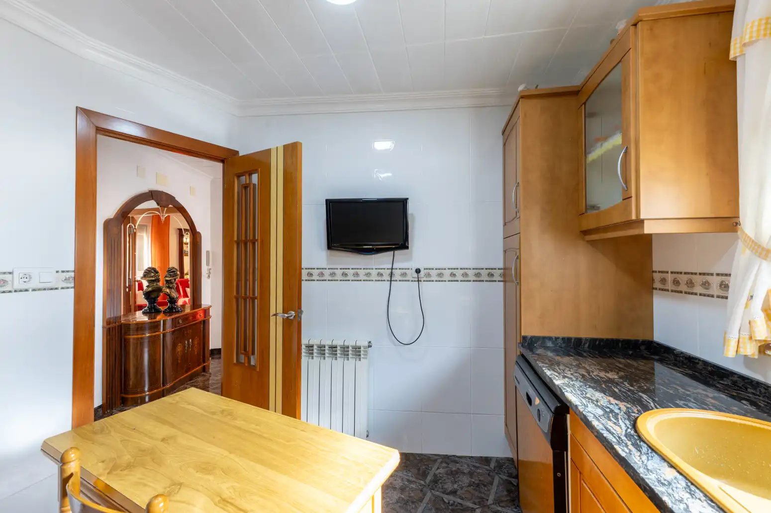 Cuina de Casa o xalet en venda en Viver amb Terrassa i Moblat