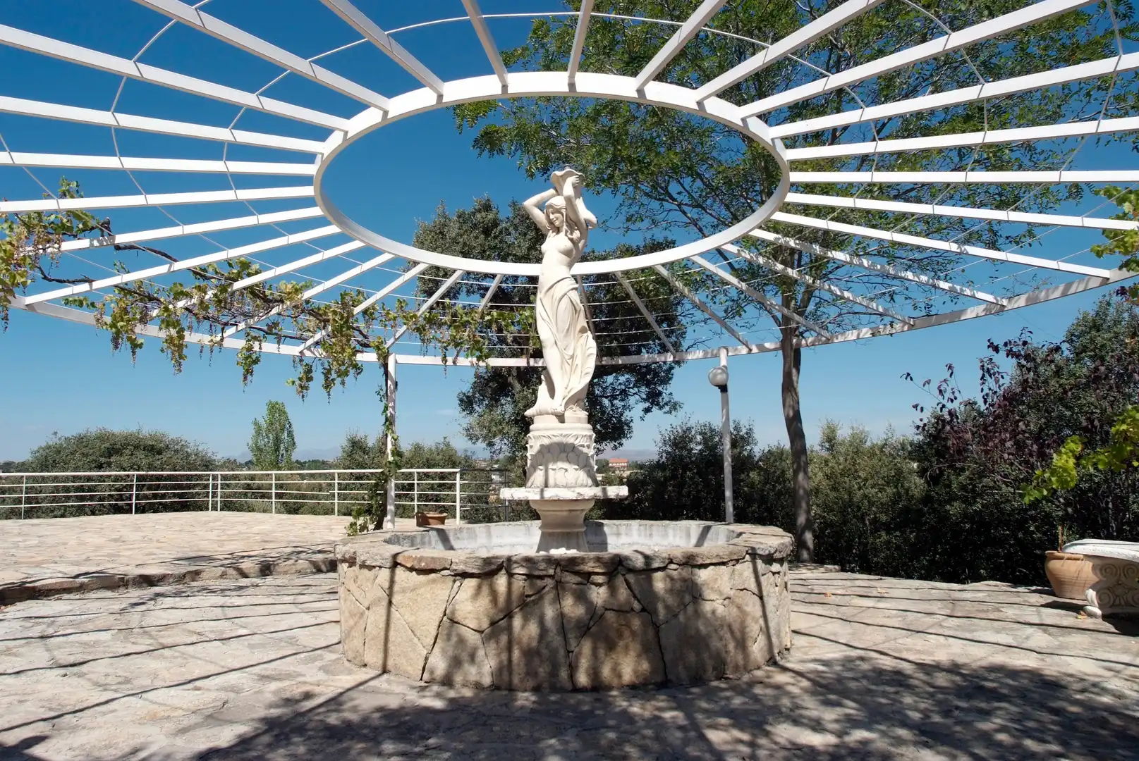 Terrassa de Casa o xalet en venda en Ciudalcampo amb Jardí privat, Piscina i Jacuzzi