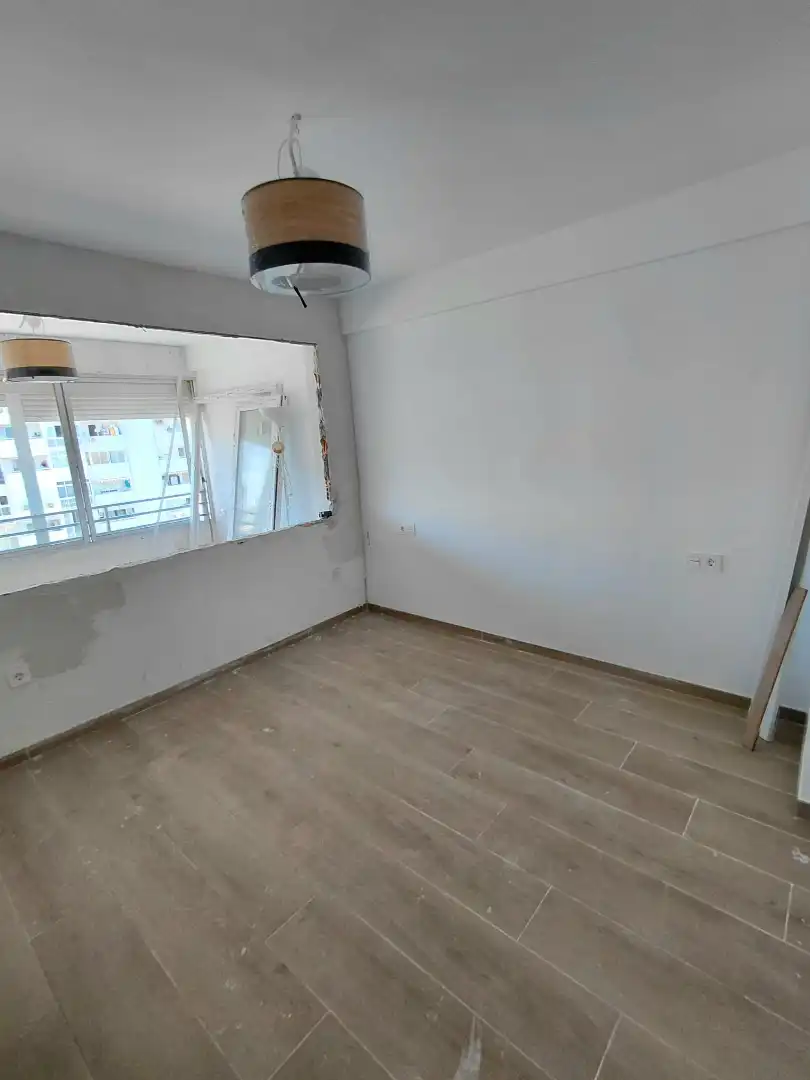 Habitación de Apartamento en venta en Benalmádena con Aire acondicionado, Terraza y Piscina comunitaria