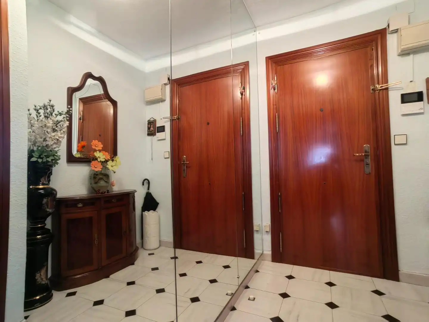 Flat for sale in Carretera de Cádiz