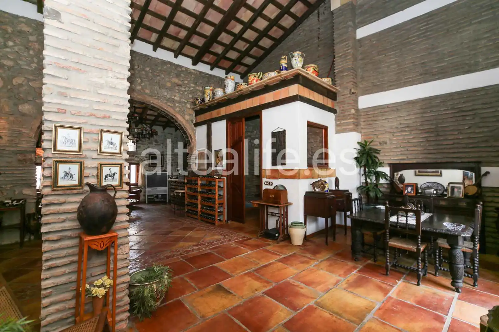 Einfamilien-Reihenhaus zum Verkauf in Gandia mit Privatgarten, Terrasse und Abstellraum
