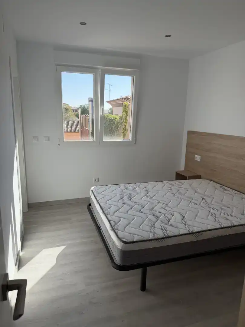 Dormitori de Apartament en venda en Munera amb Aire condicionat i Balcó
