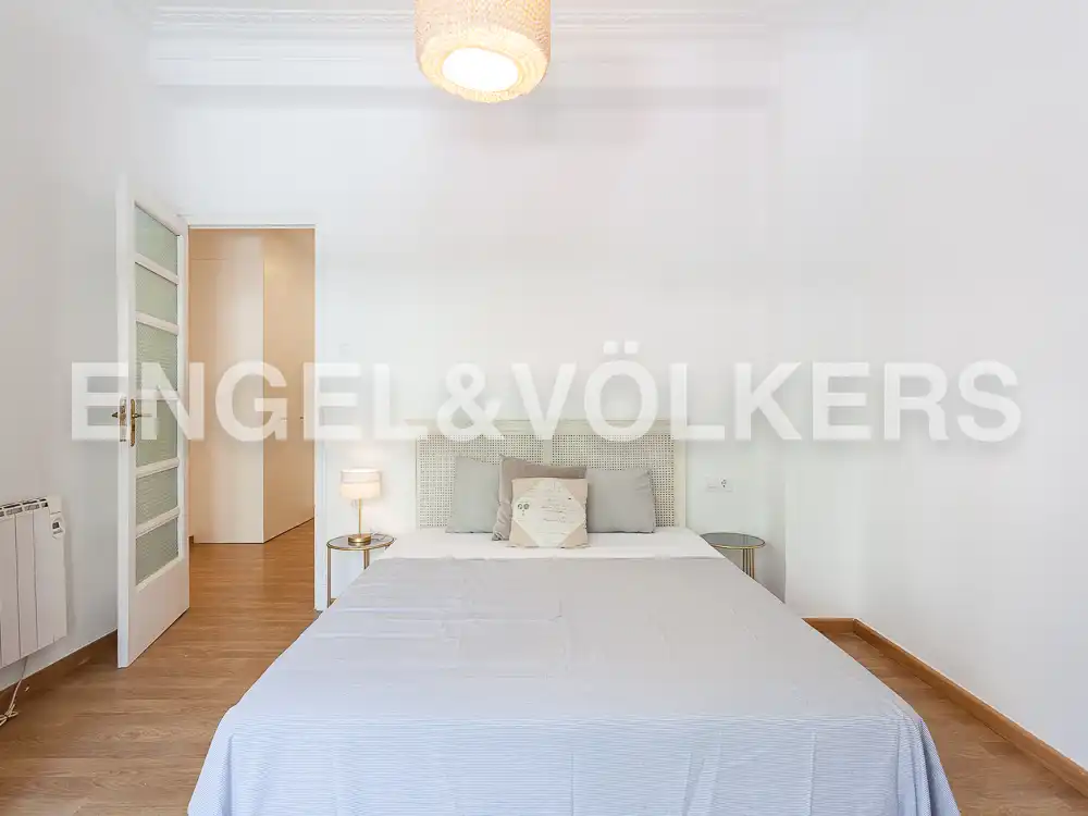 Bedroom of Flat for rent in Valencia  with Heating, Parquet flooring and Terrace
