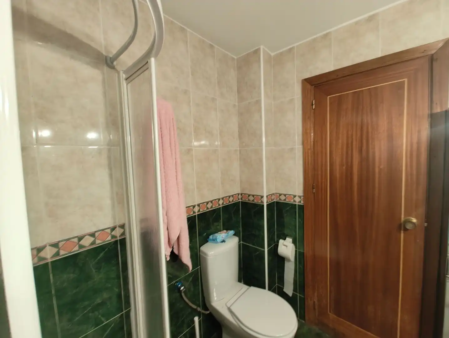 Bathroom of Flat for rent in Granada  with Air Conditioner, Heating and Furnished