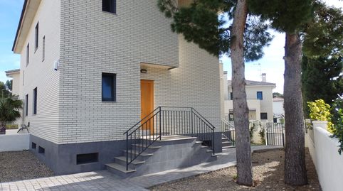 Foto 2 de Casa adosada en venta en Carrer de la Magnòlia, 37, Pino Alto, Mont-roig del Camp