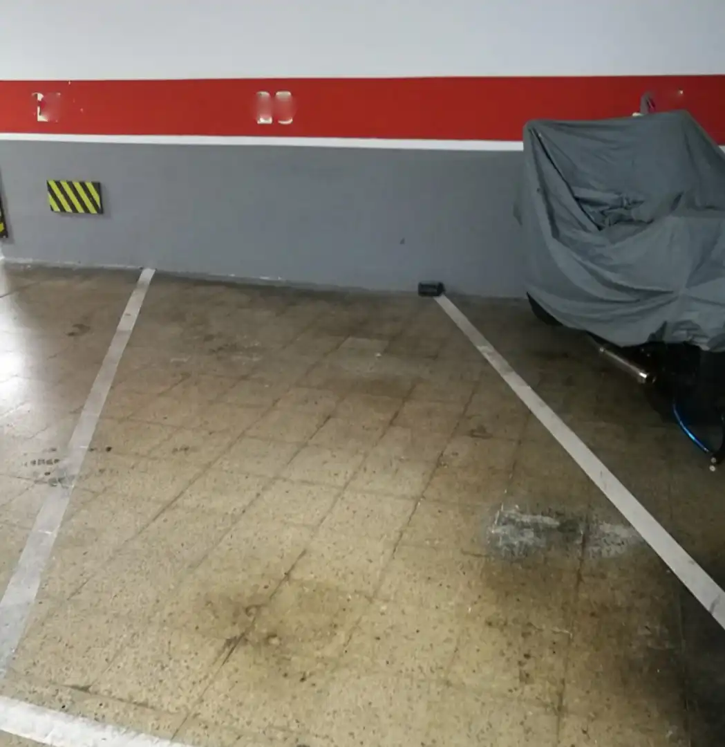 Parcheggio in vendita a Centre