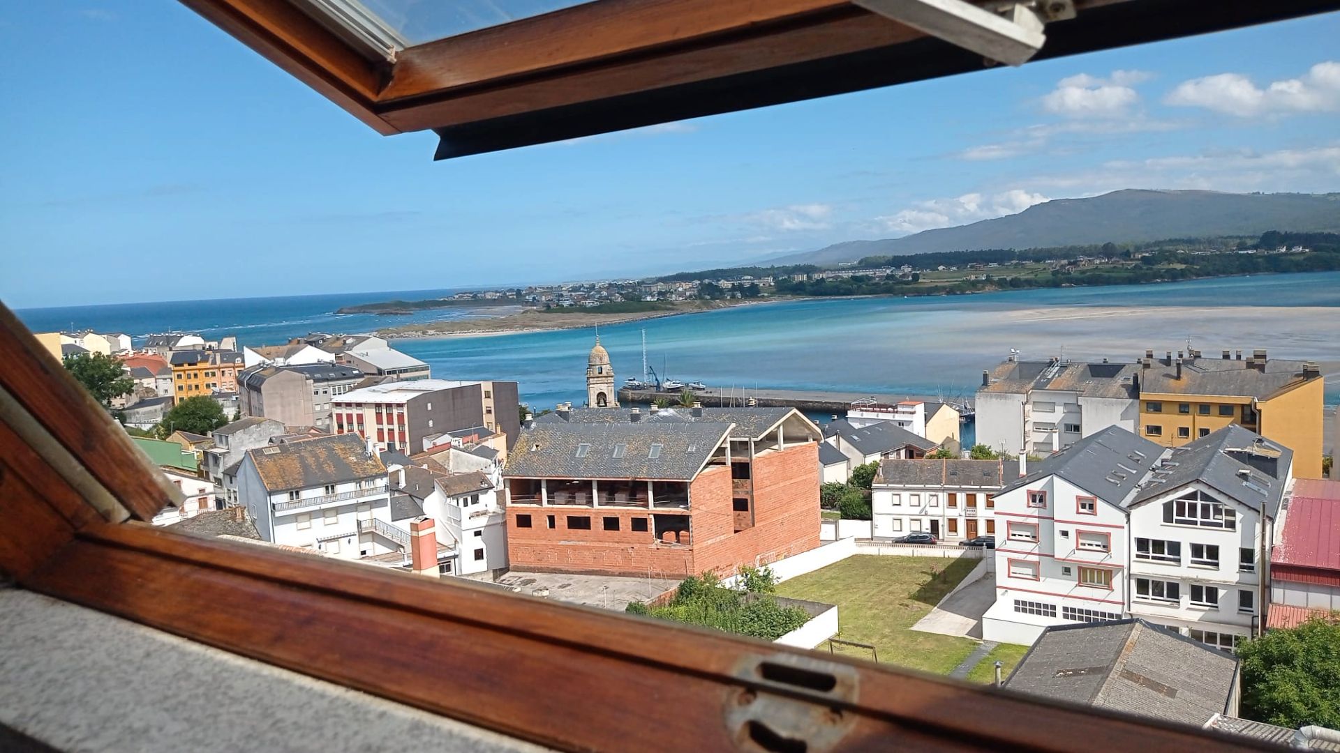 Vista exterior de Àtic en venda en Foz amb Traster, Moblat i Forn