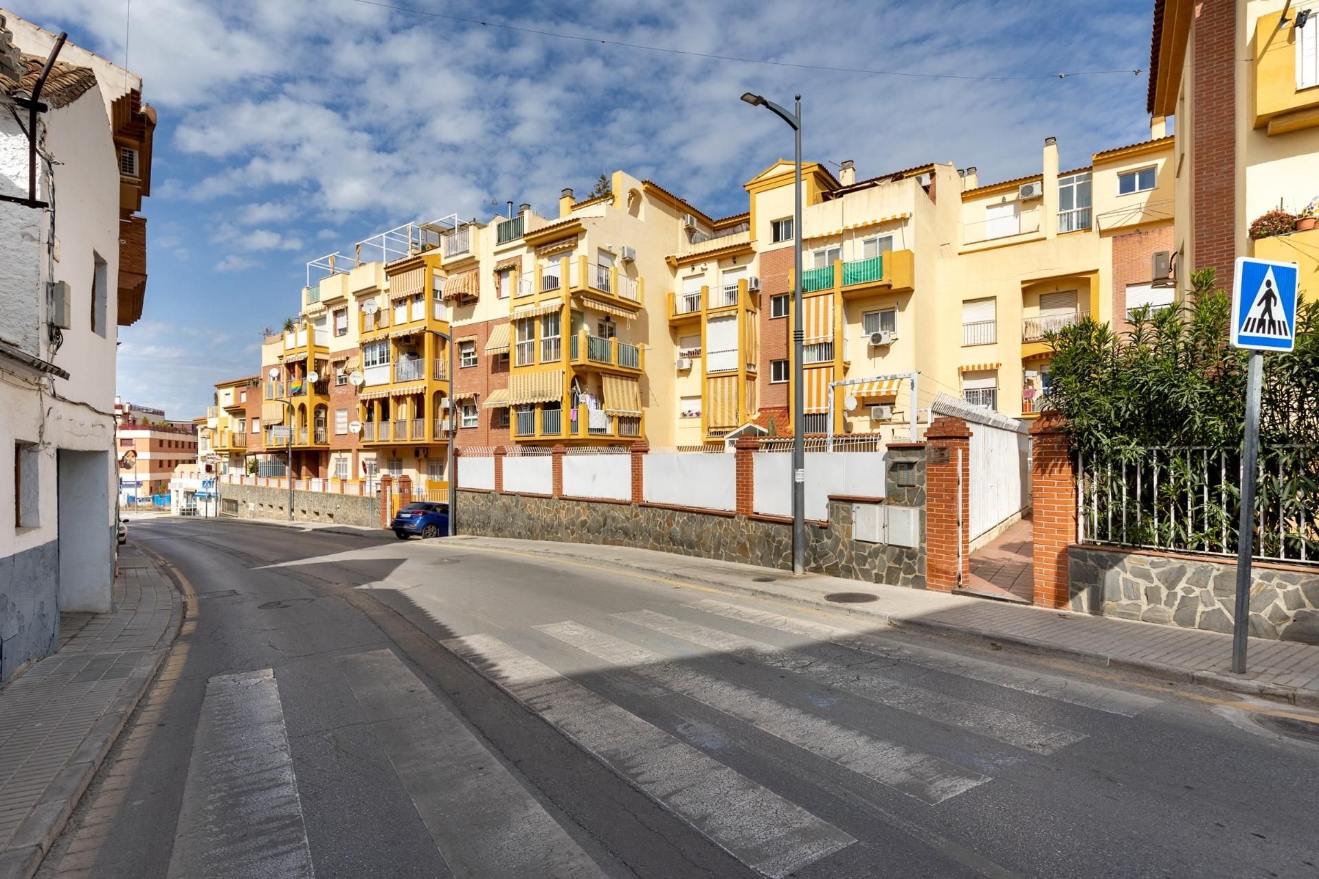 Exterior view of Duplex for sale in Gójar  with Air Conditioner, Terrace and Community pool