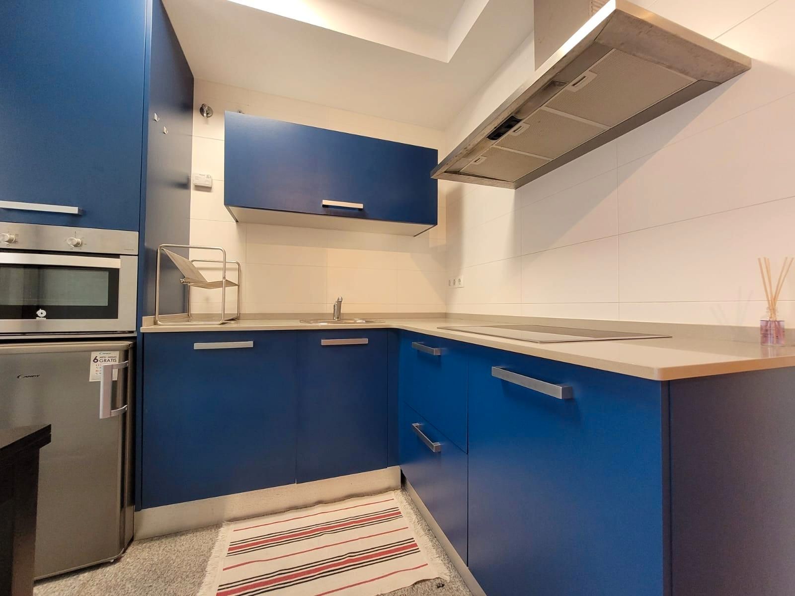 Cuina de Apartament de lloguer en Santander amb Calefacció, Parquet i Balcó