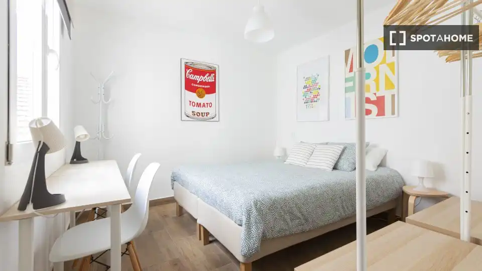 Bedroom of Flat for rent in Madrid  with Air Conditioner, Heating and Furnished