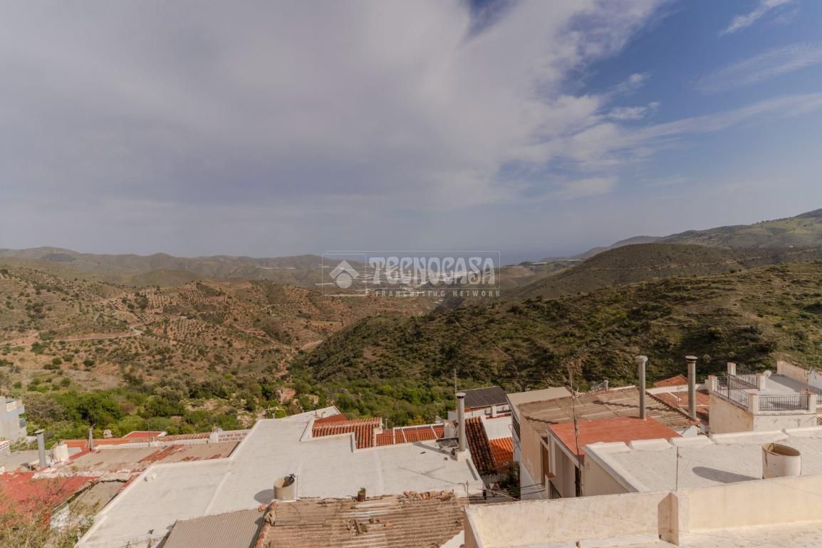 Vista exterior de Casa adosada en venda en Lújar amb Terrassa
