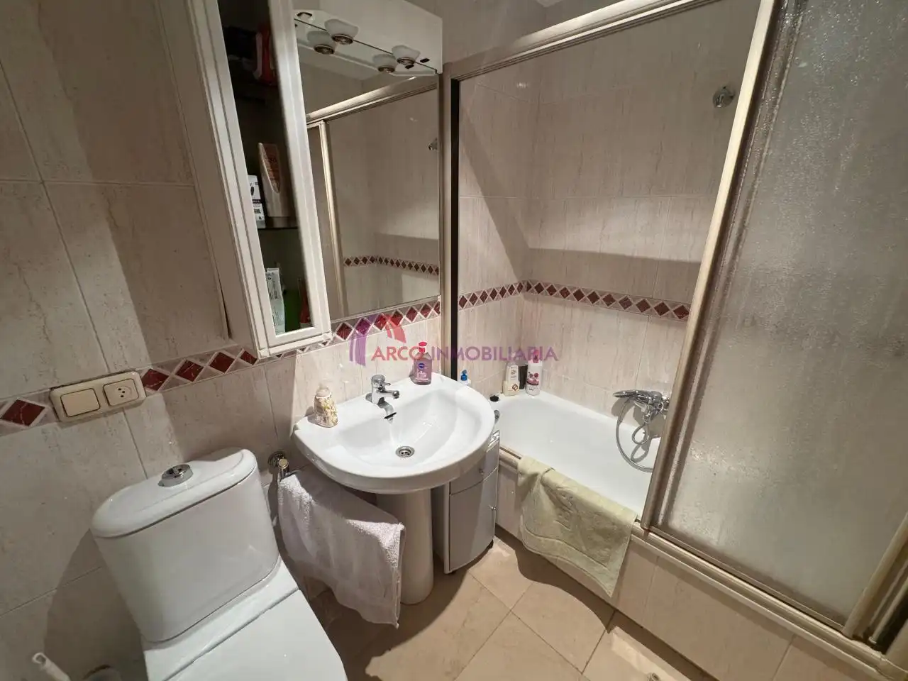 Baño de Casa o chalet en venta en Alfoz de Quintanadueñas con Calefacción, Jardín privado y Amueblado