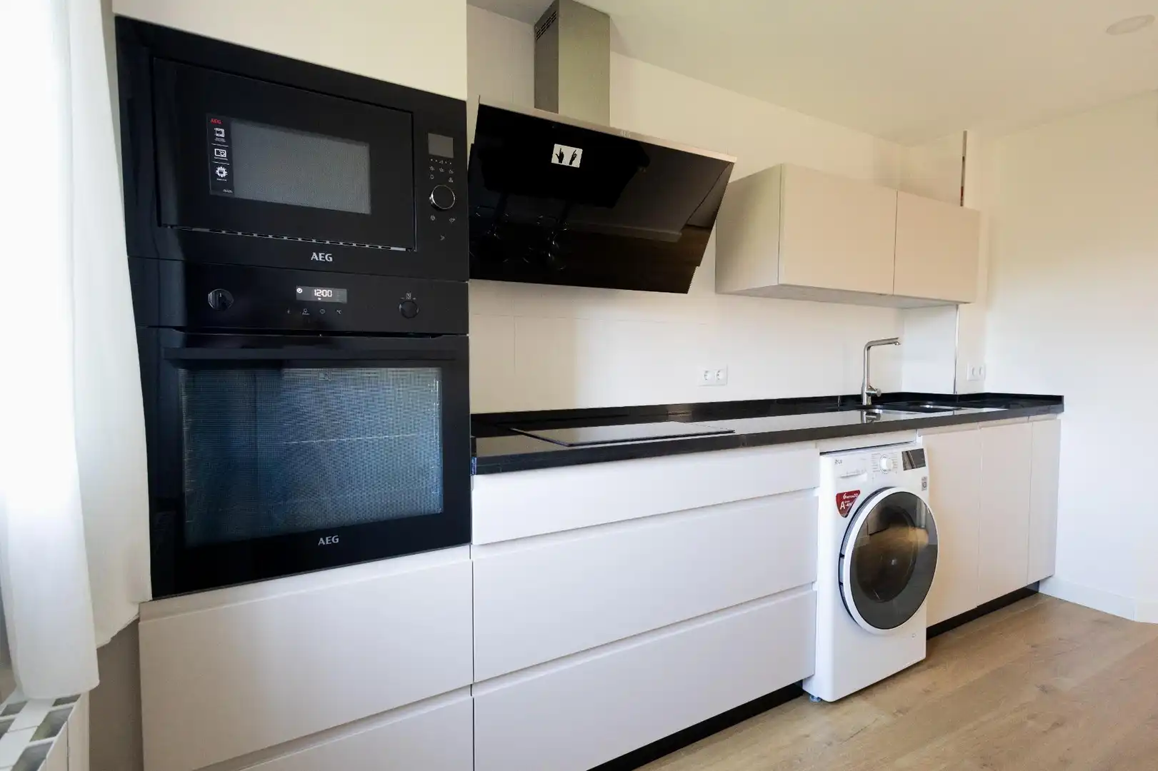 Kitchen of Flat for sale in Sanlúcar de Barrameda  with Heating, Private garden and Terrace