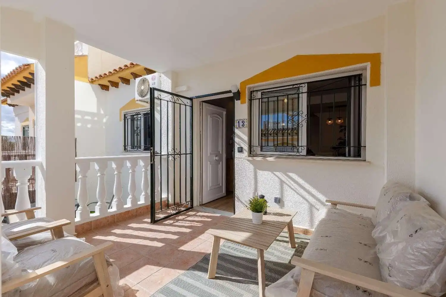 Terraza de Casa adosada en venta en Orihuela con Aire acondicionado, Calefacción y Jardín privado
