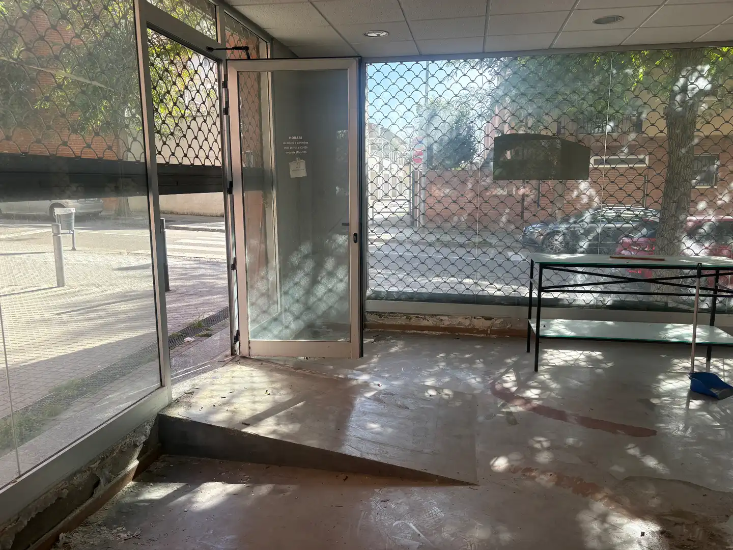 Business premises for sale in Plaça Maria Manent, imagen 2