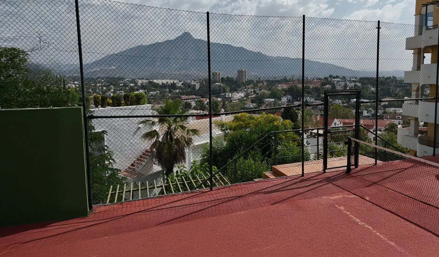Terrasse von Dachboden zum Verkauf in Marbella mit Klimaanlage, Terrasse und Abstellraum
