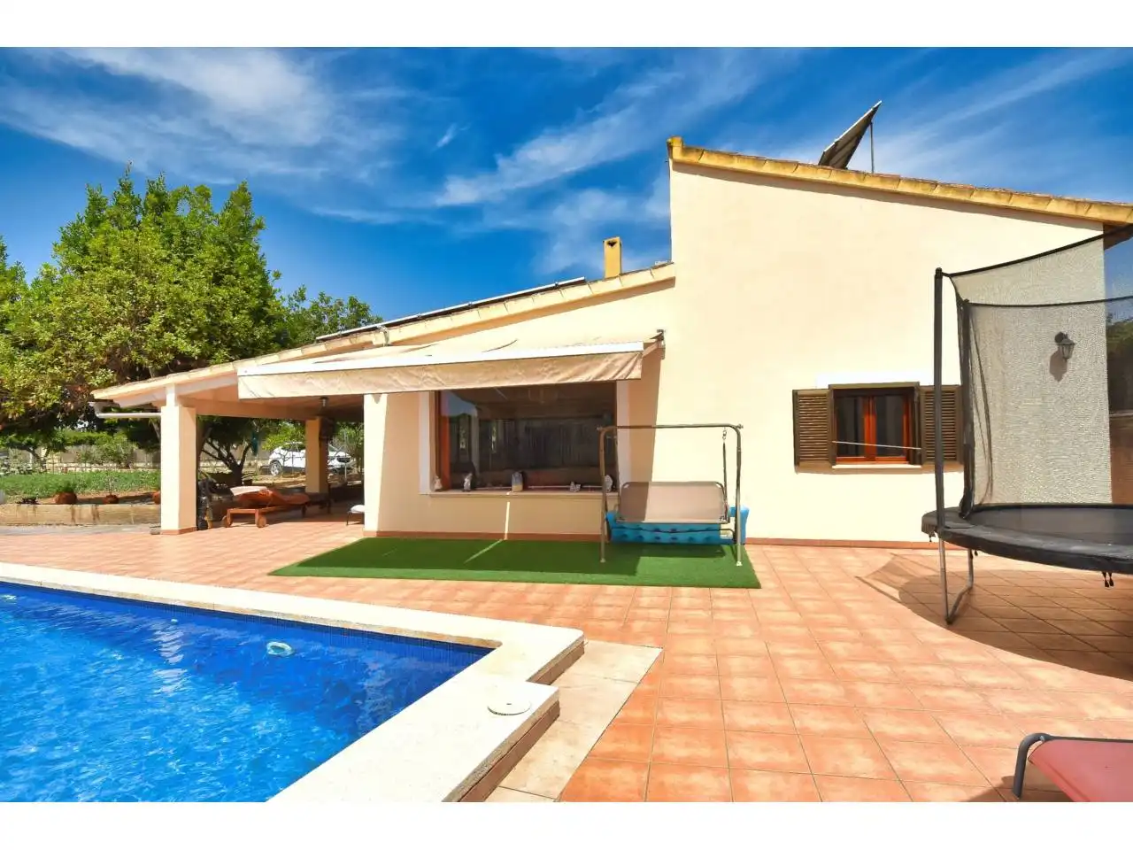 Casa rústica con piscina en venta en Poligono 29 206