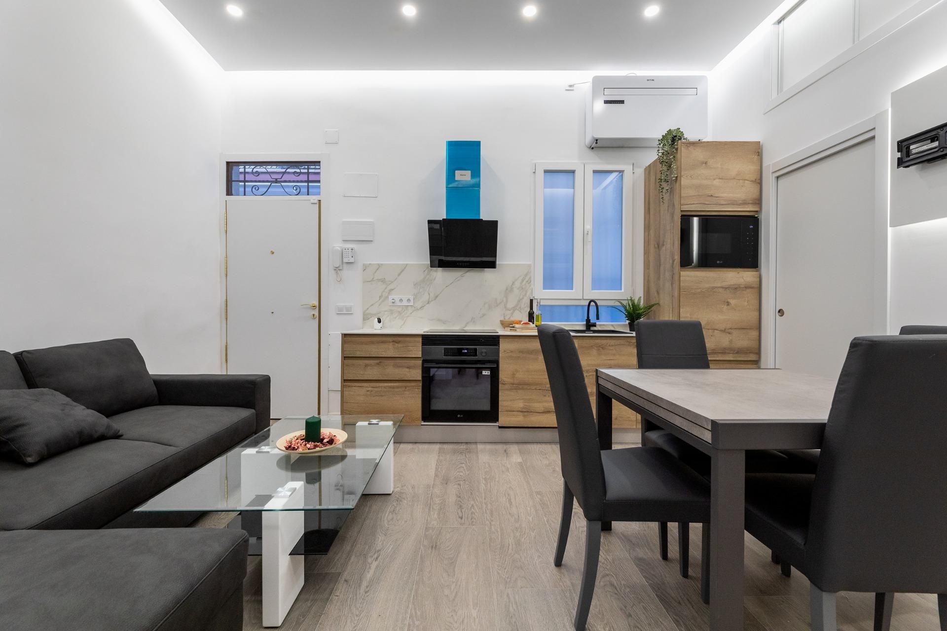 Kitchen of Planta baja for sale in  Madrid Capital  with Air Conditioner, Heating and Alarm