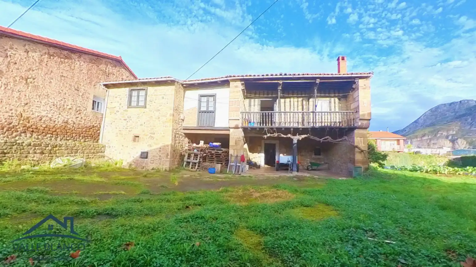 Haus zum Verkauf in Los Corrales de Buelna