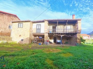Casa en venta en Los Corrales de Buelna
