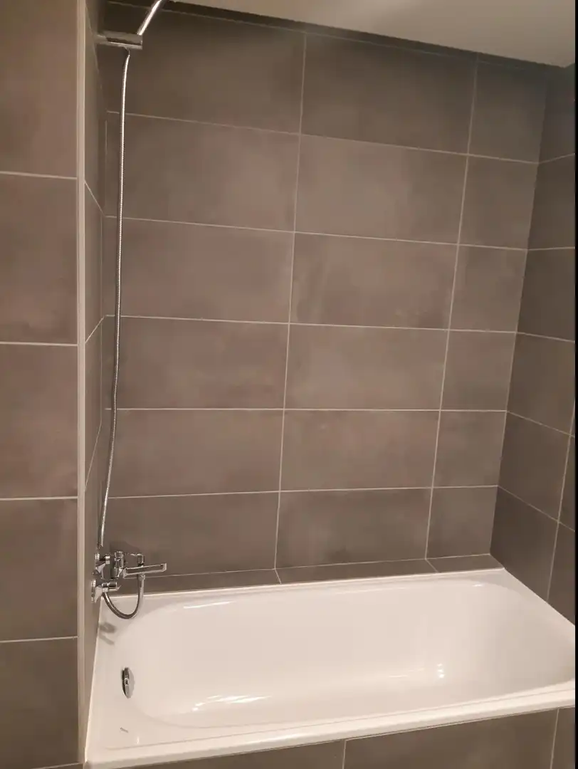 Baño de Piso de alquiler en Badalona con Calefacción, Jardín privado y Terraza