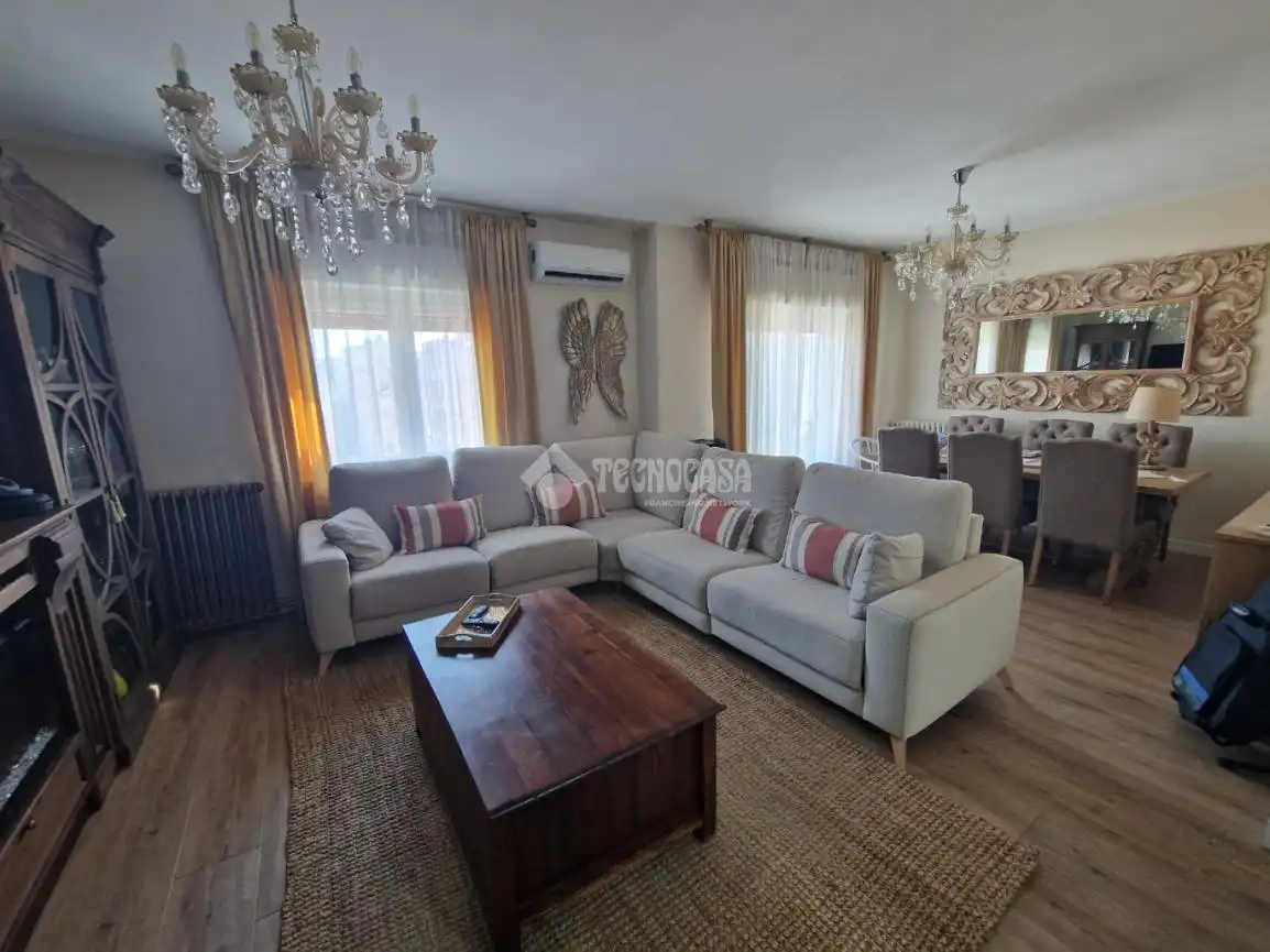 Sala de estar de Piso en venta en Palencia con Aire acondicionado, Calefacción y Parquet