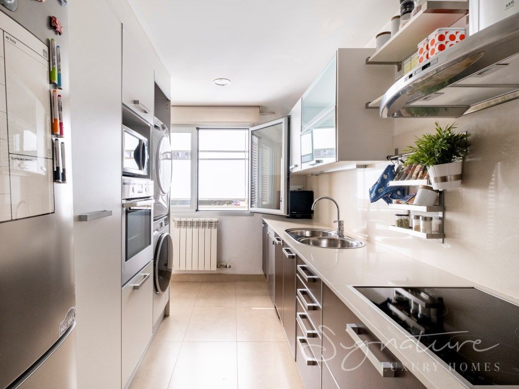 Kitchen of Flat for sale in Sant Cugat del Vallès  with Air Conditioner and Heating