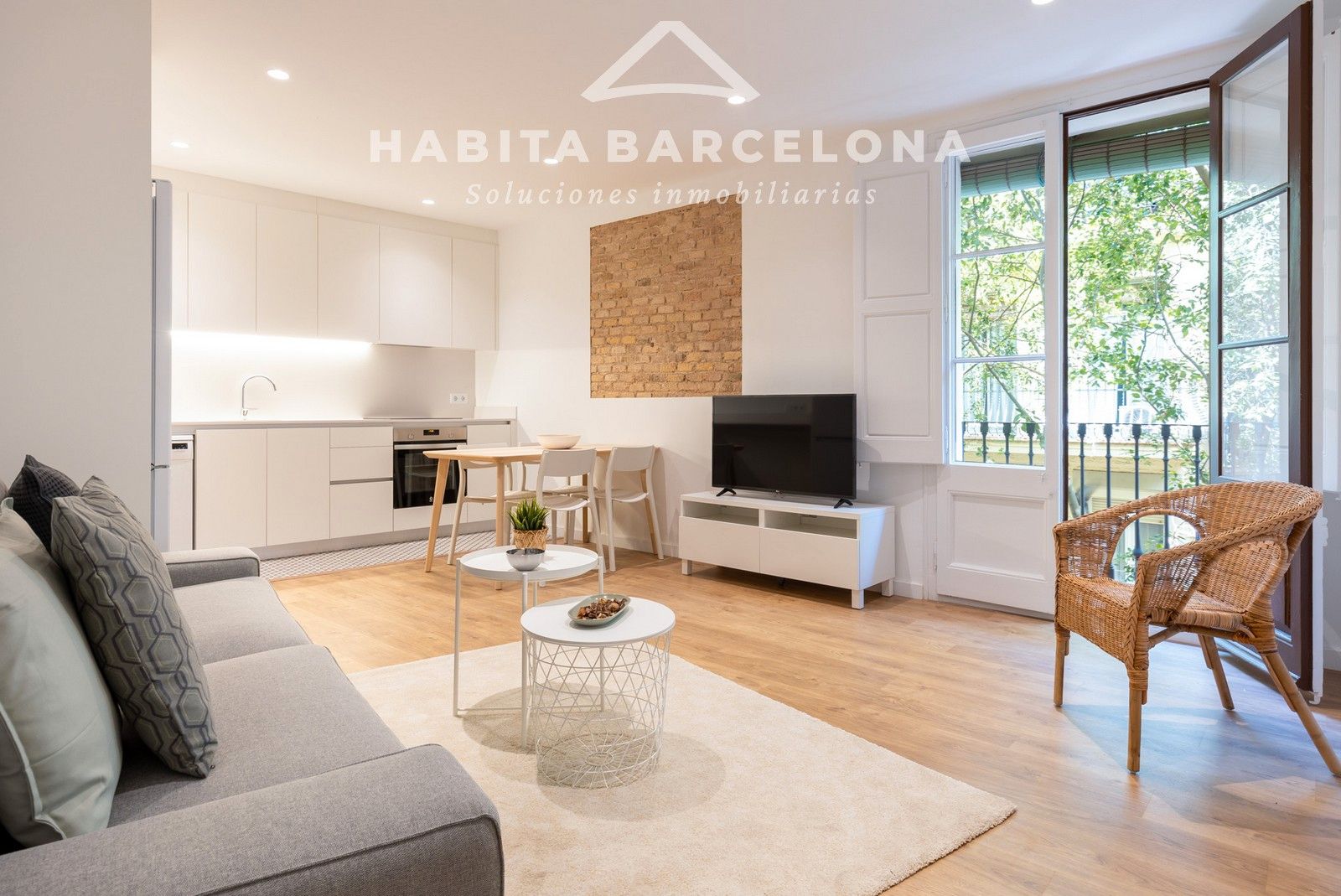 Exterior view of Flat to rent in  Barcelona Capital  with Air Conditioner, Heating and Parquet flooring