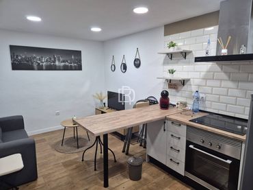 Monolocale con balcone in affitto a Calle el tanque 1