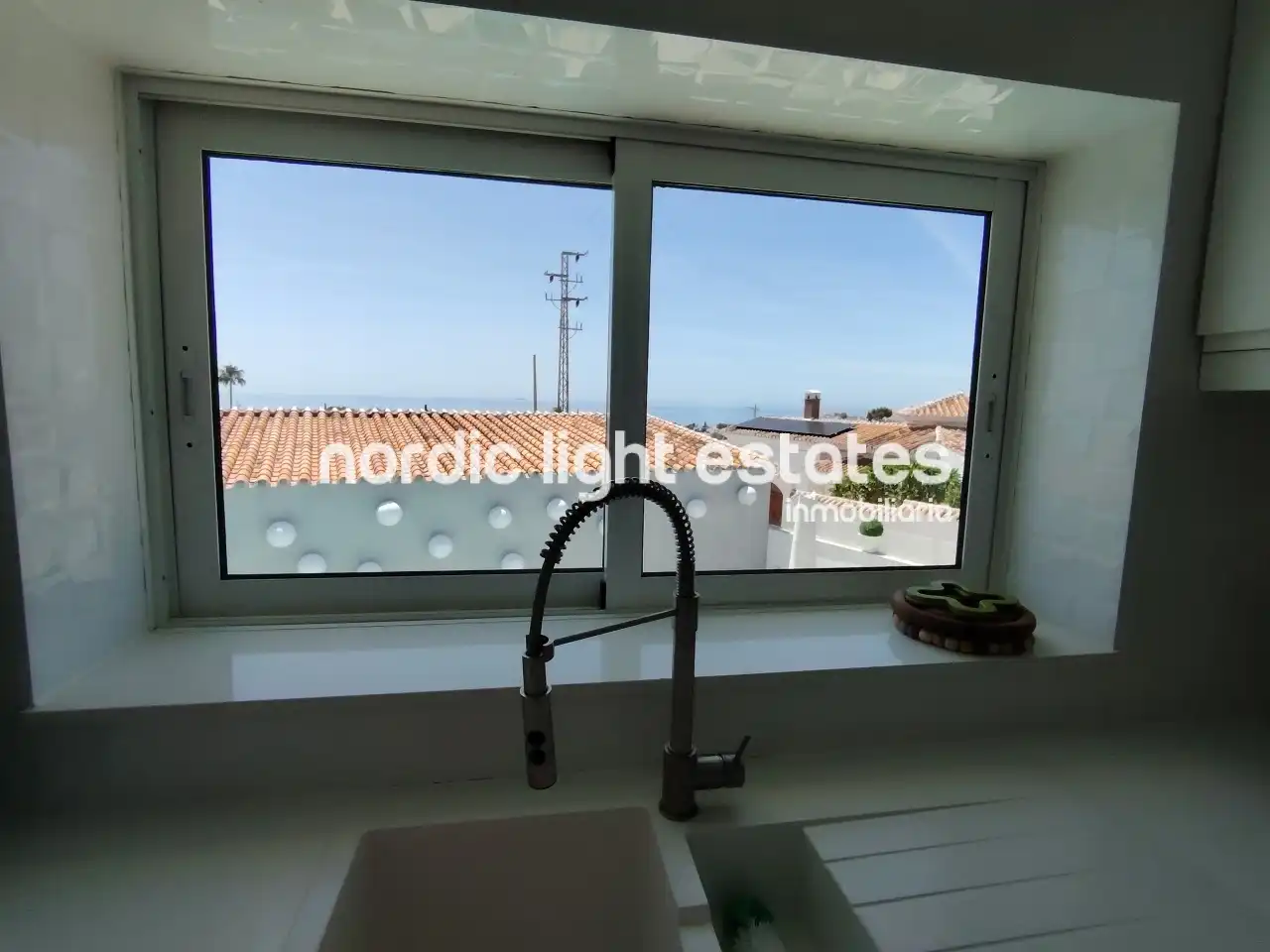 Vista exterior de Casa o chalet en venta en Nerja con Terraza y Piscina