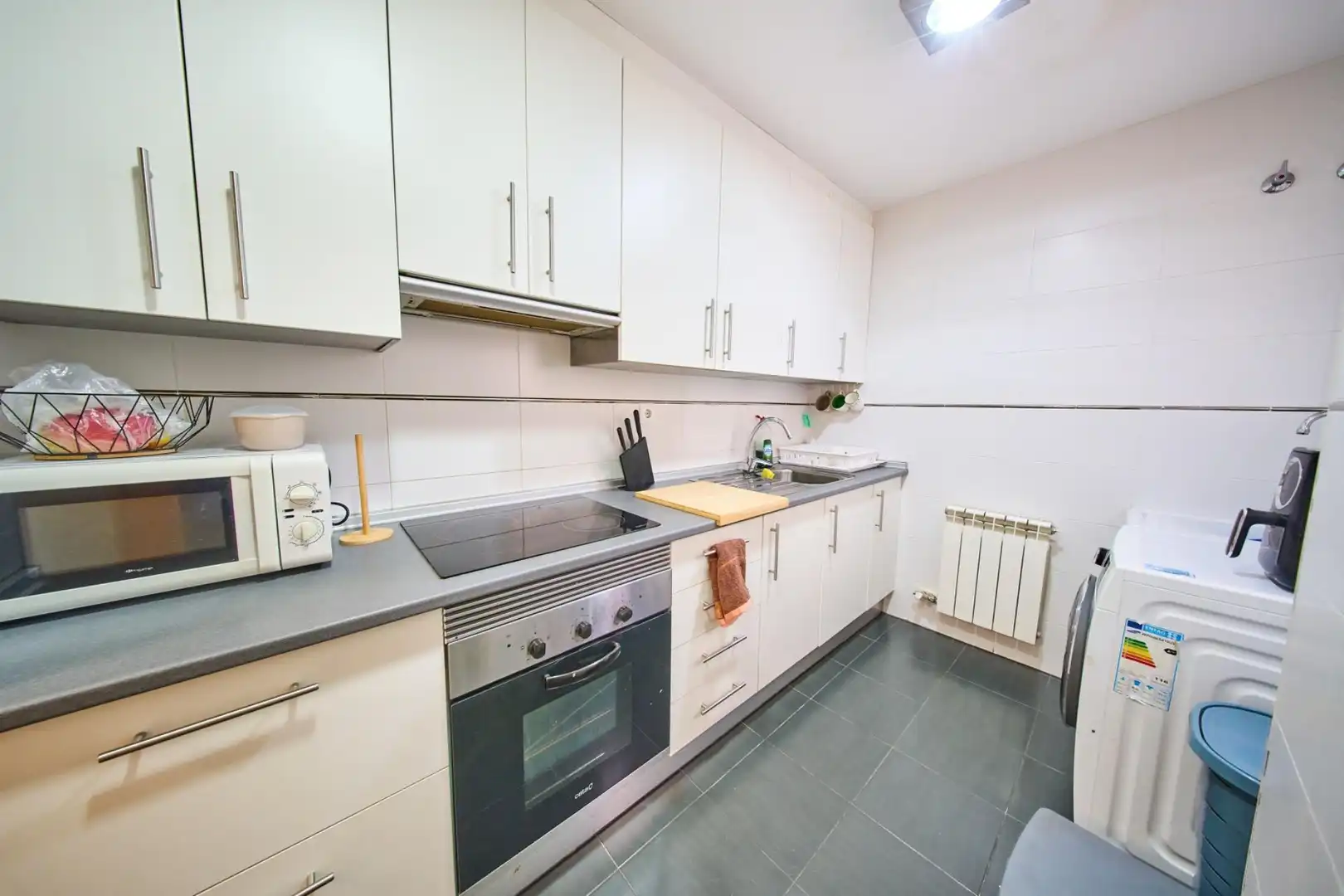 Küche von Wohnung zum Verkauf in Granada mit Heizung, Privatgarten und Gemeinschaftspool