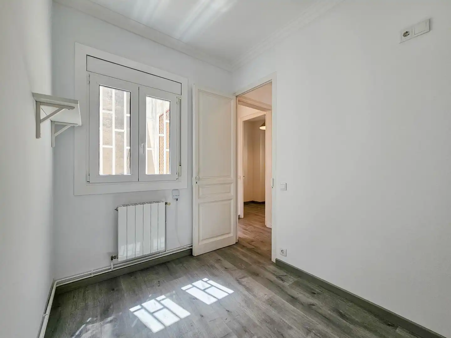 Bedroom of Flat for sale in Barcelona  with Air Conditioner, Heating and Parquet flooring