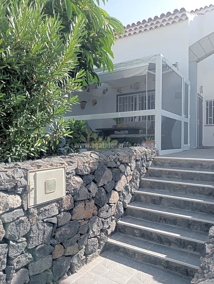 Exterior view of House or chalet for sale in San Miguel de Abona  with Terrace, Furnished and Community pool