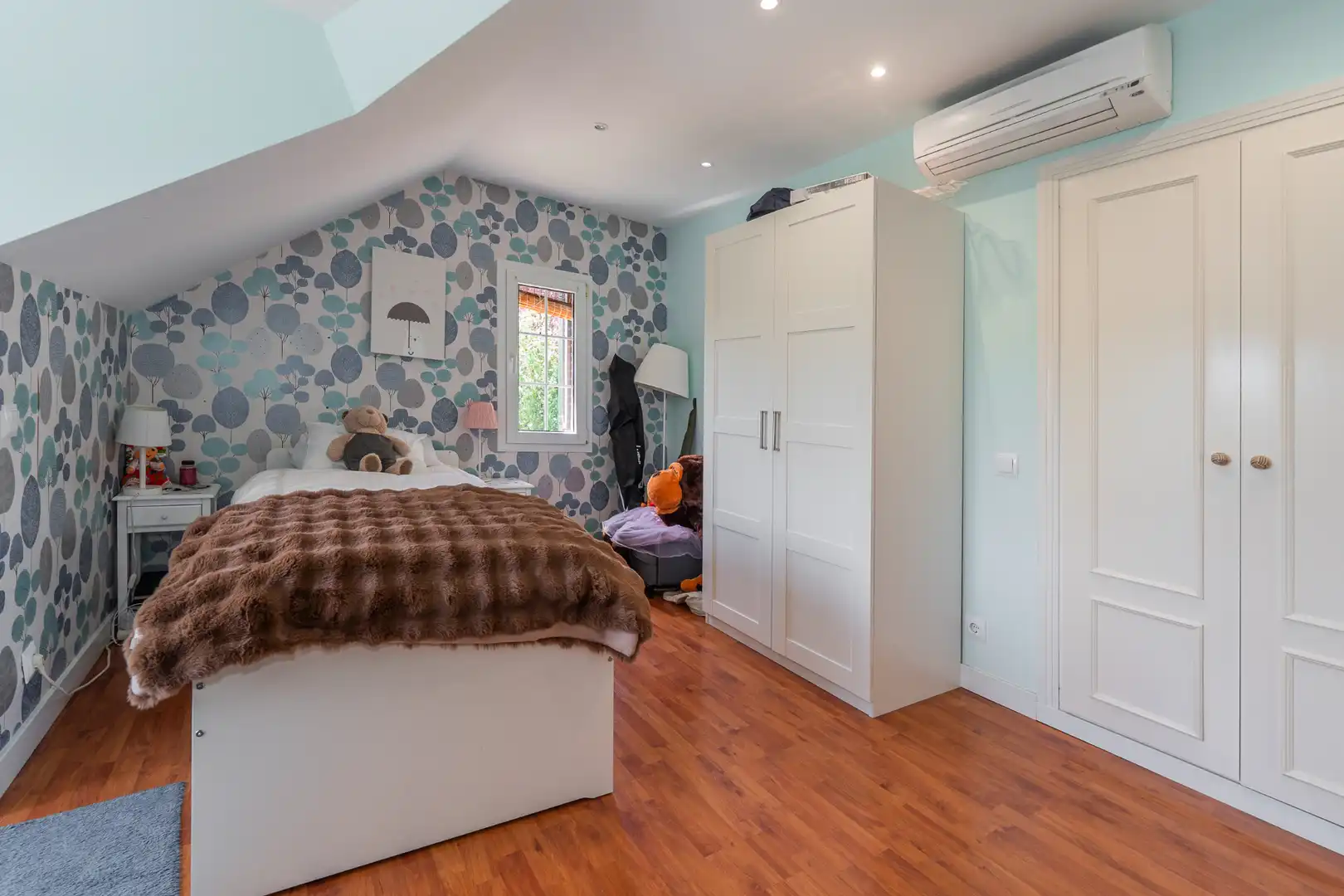 Bedroom of Houses for sale in Madrid  with Air Conditioner, Private garden and Swimming Pool
