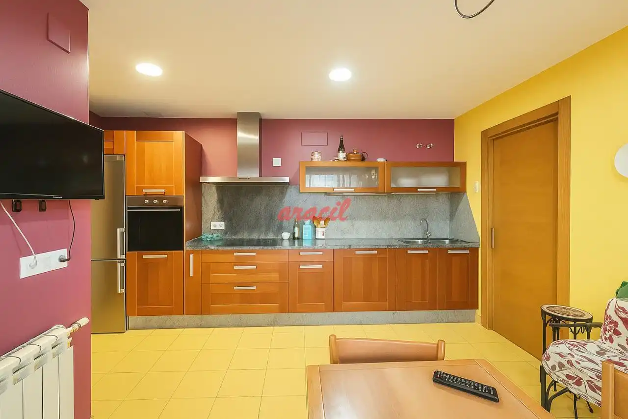 Cocina de Casa o chalet en venta en Ourense Capital  con Calefacción, Jardín privado y Terraza