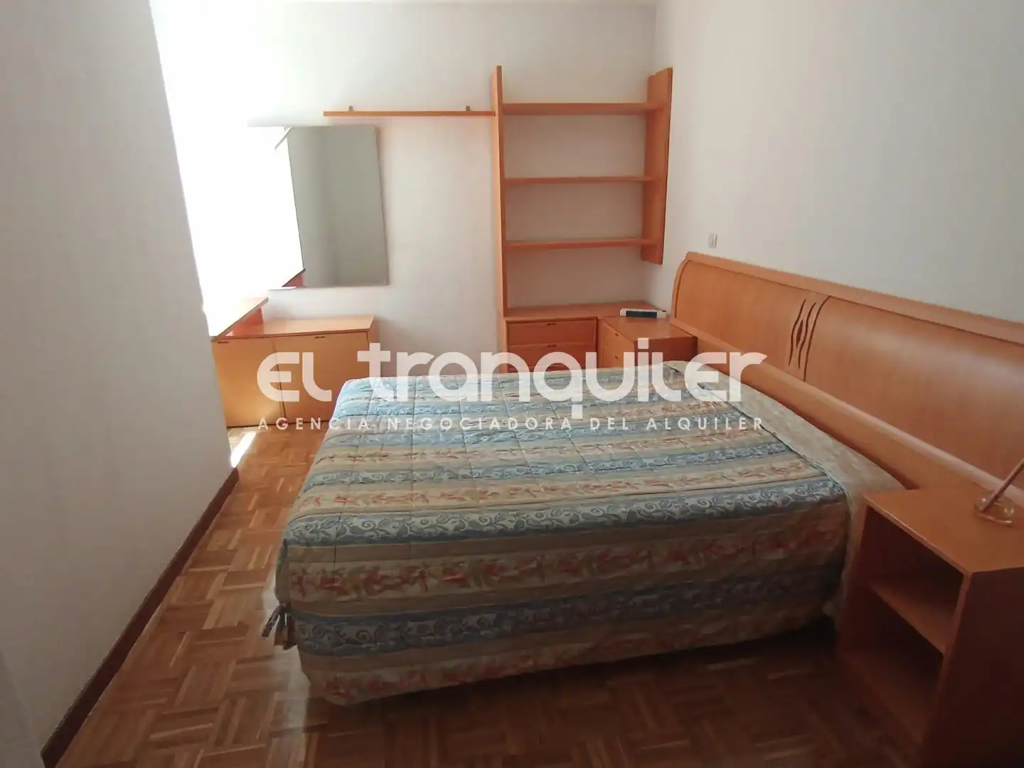 Dormitori de Pis de lloguer en Rivas-Vaciamadrid amb Parquet, Terrassa i Moblat