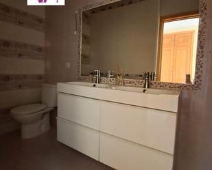 Bathroom of House or chalet for sale in Cazalegas  with Terrace and Storage room