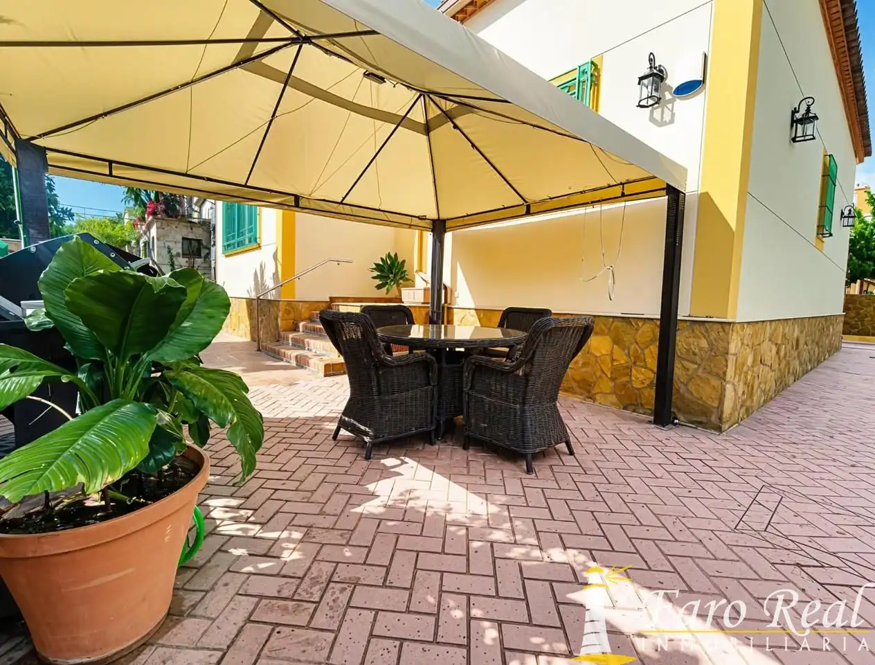 Terrassa de Casa o xalet en venda en Sanlúcar de Barrameda amb Aire condicionat, Terrassa i Moblat