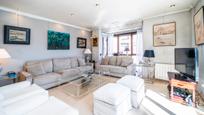 Living room of Flat for sale in  Madrid Capital  with Air Conditioner, Heating and Furnished